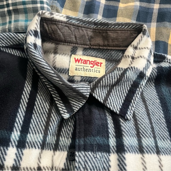Men’s Medium Duluth and Wrangler Plaid Button Down Lot - Picture 3 of 9